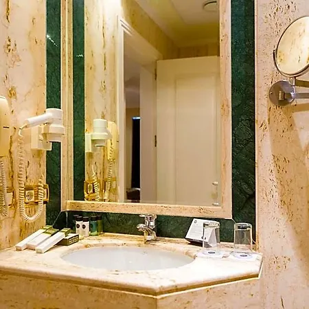Hotel Soho Boutique 4*